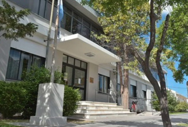 Amor sin barreras: lo condenó a cadena perpetua y después se besó con el preso en la cárcel | Actualidad