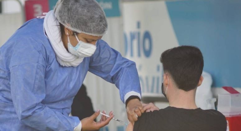 Nueva medida del Gobierno: los vacunados no deberán aislarse por contacto estrecho | Actualidad