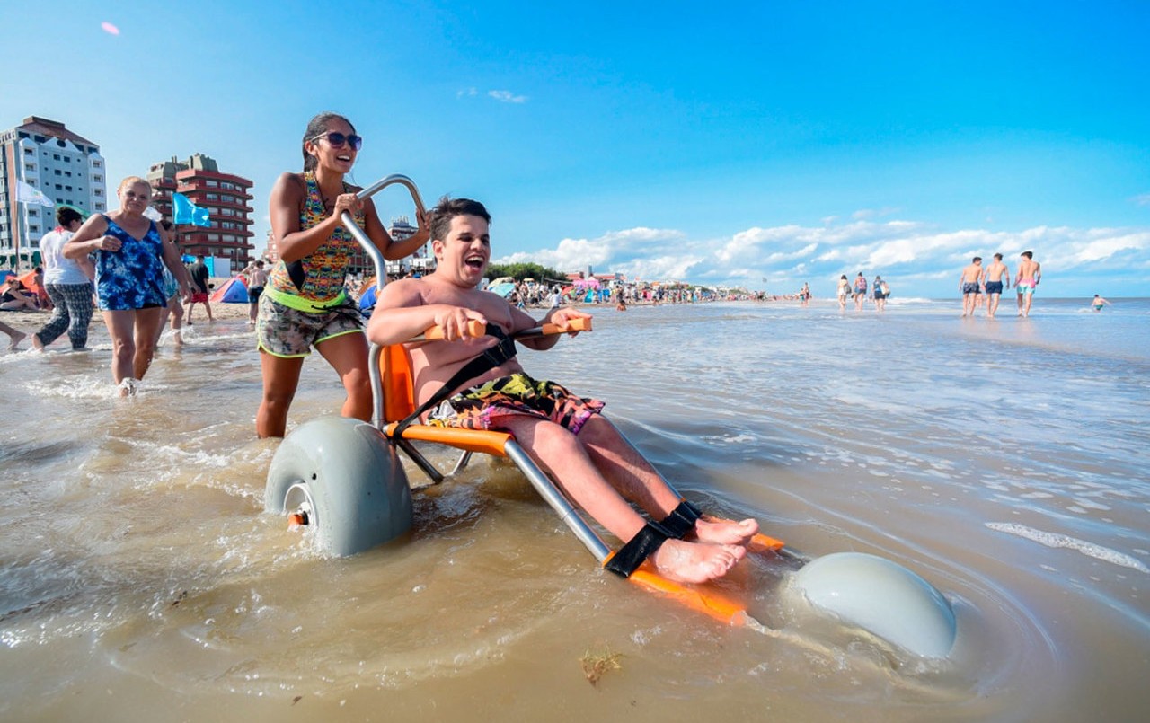 Villa Gesell tiene en funcionamiento un Balneario 100% accesible | Diversidad
