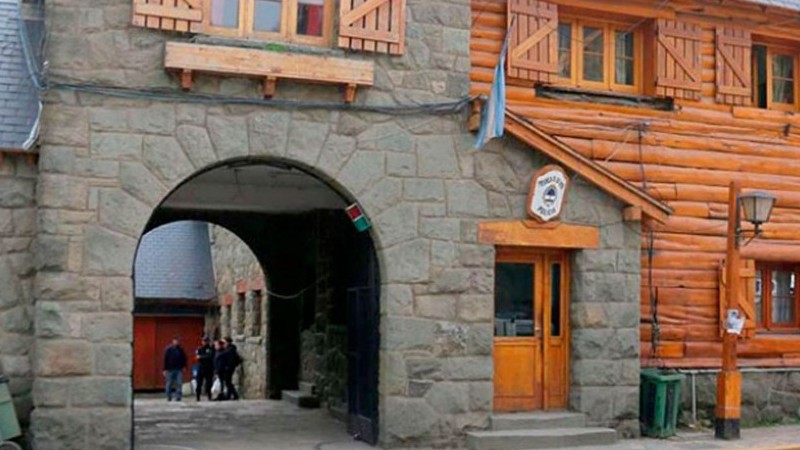 Bariloche: encuentran muerto en una celda a joven que había denunciado a policías por violencia institucional | Actualidad