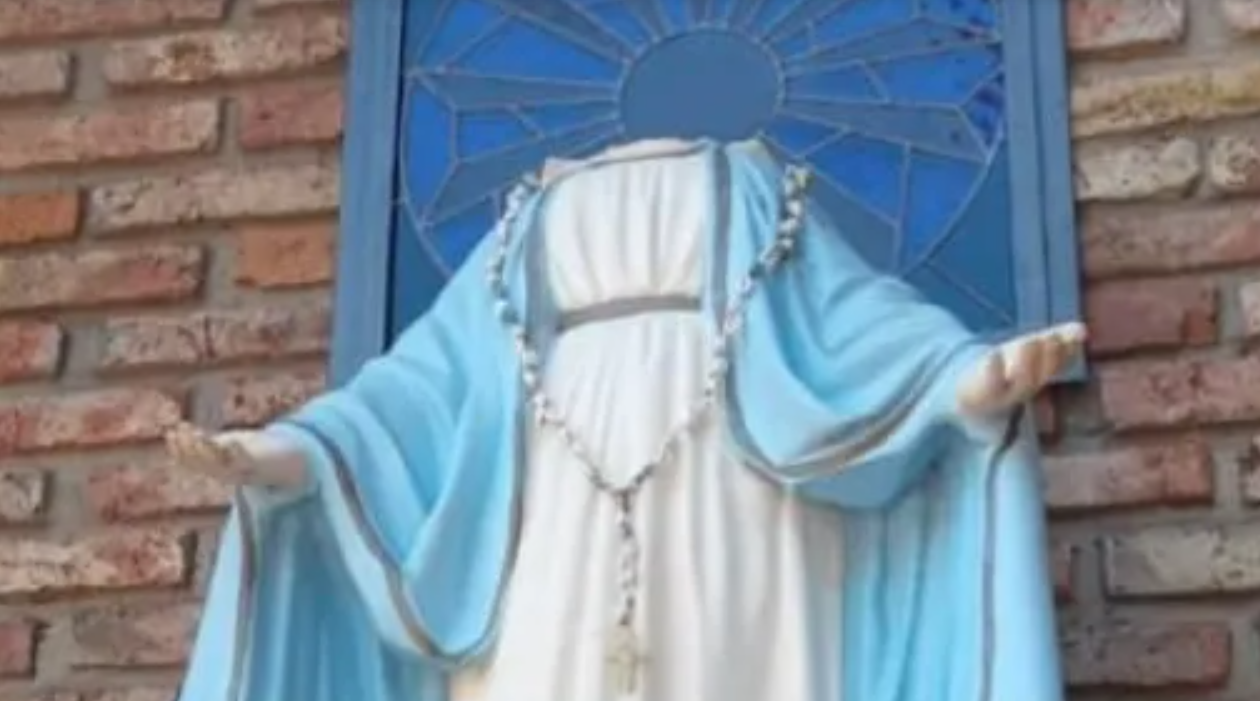 Decapitaron la imágen de la Virgen en la Catedral Metropolitana de Santa Fe | Actualidad