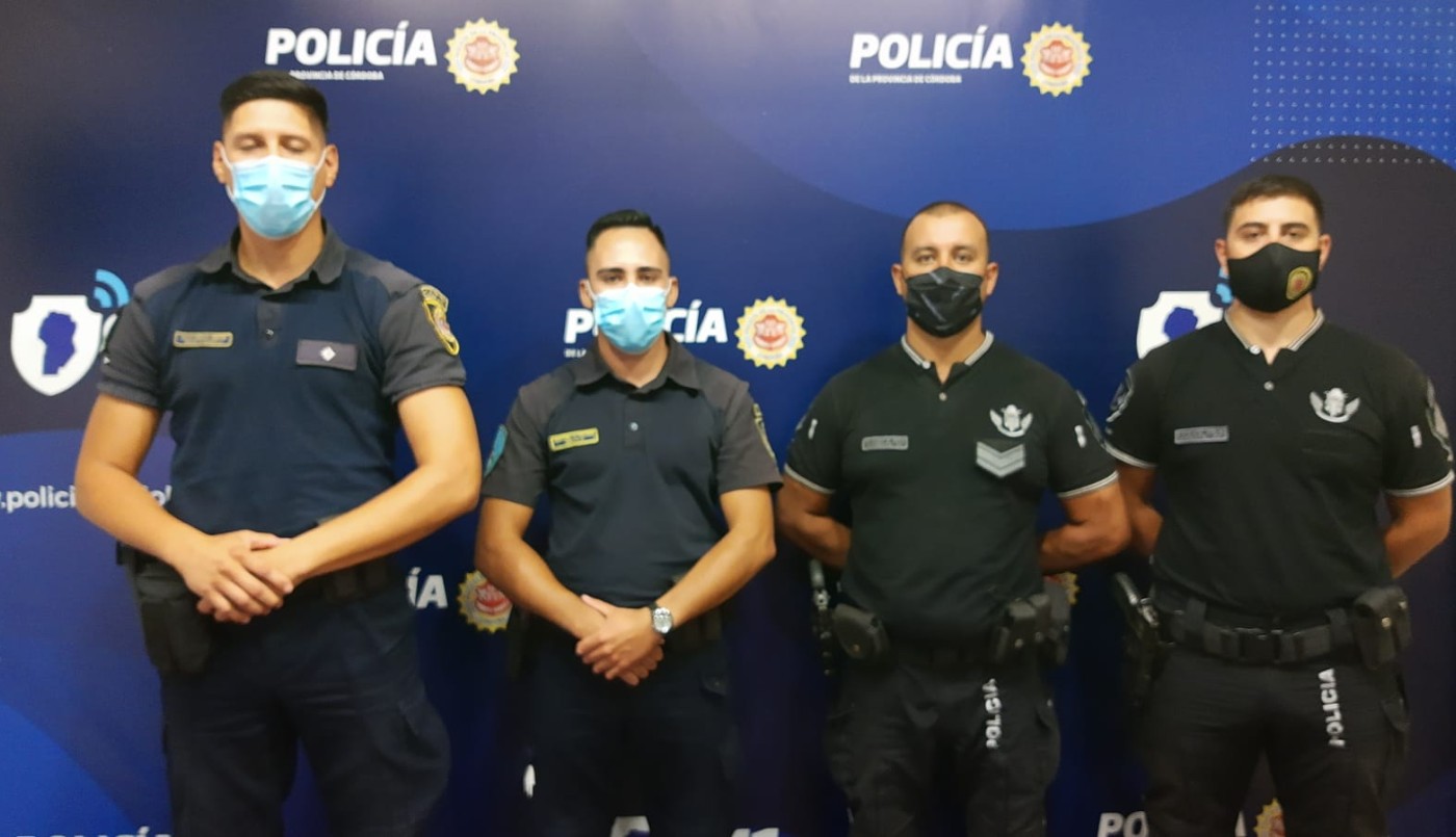 Policías asistieron a una mujer a parir a orillas del Suquía | Córdoba