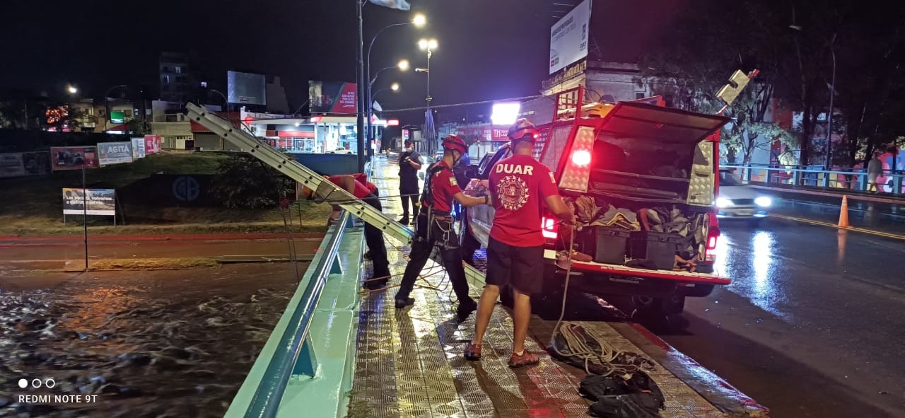 Mira el video del impresionante rescate en el río Suquía | Córdoba
