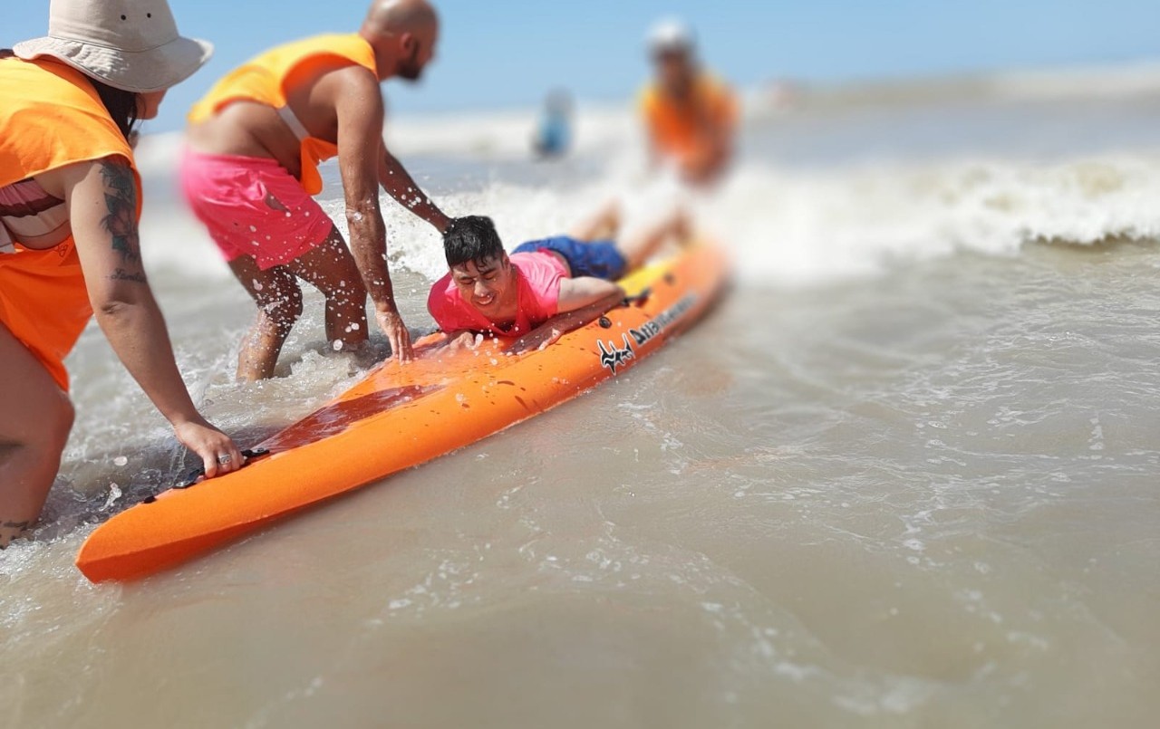 En el Partido de la Costa, chicos con discapacidades cuentan con recursos para disfrutar del mar | Actualidad