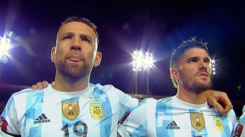 El himno argentino y "Dibu" Martínez fueron silbados por los hinchas chilenos en Calama | Deportes