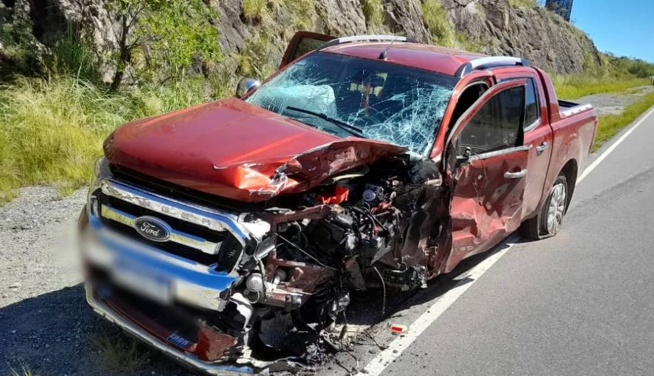 Altas Cumbres: Se tiró de la ruta y se salvó de milagro | Córdoba