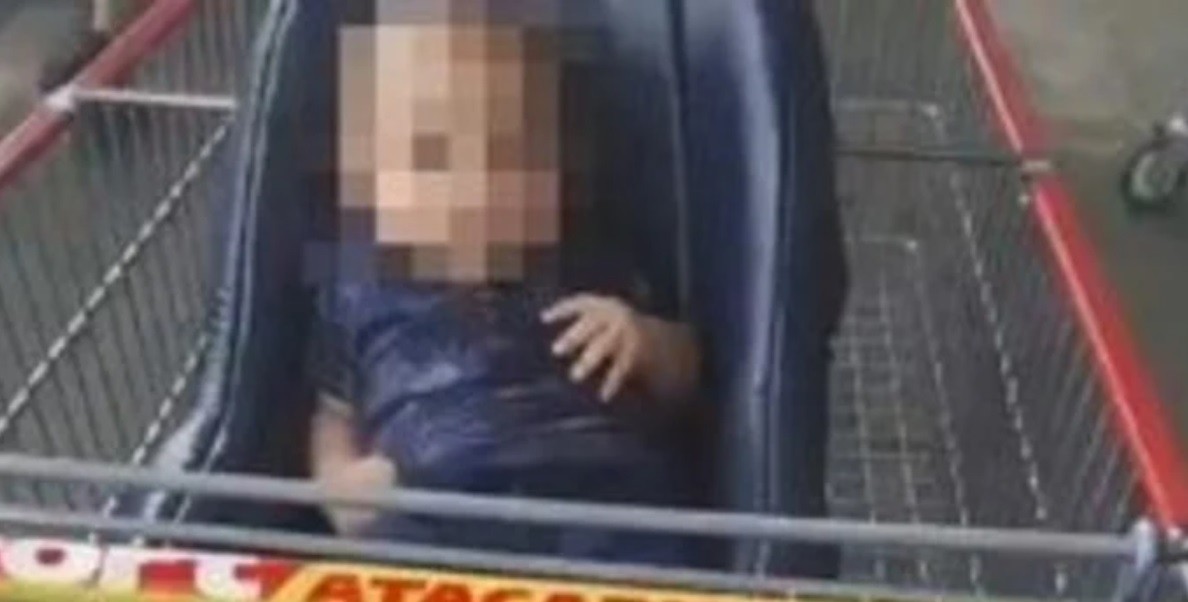Fueron al supermercado, compraron, pagaron y se fueron sin su bebé | Internacionales