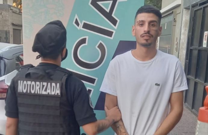 Detuvieron al cantante "El Noba" por circular con una moto robada | Actualidad