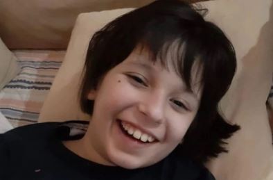 Tuvo un accidente, quedó huérfana y ahora lucha por volver a caminar: Coni viajó a Tailandia con sus abuelos | Actualidad