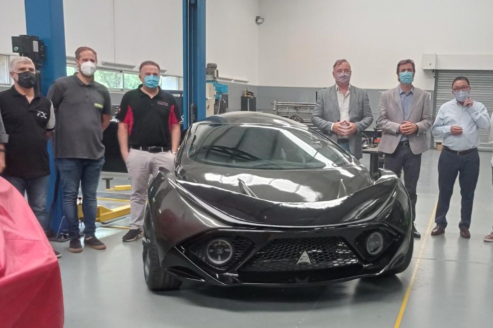 Una empresa canadiense proyecta la construcción de un auto eléctrico en Córdoba | Córdoba