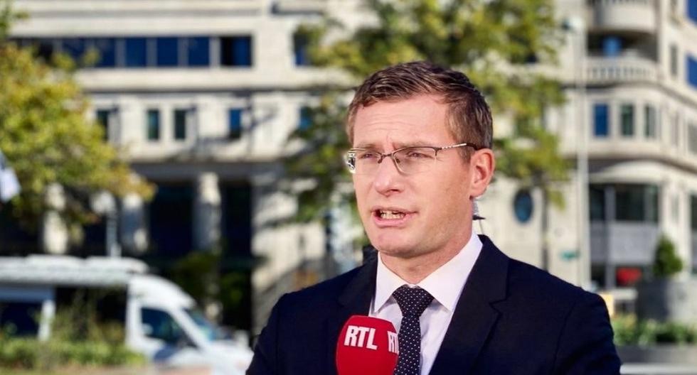 Un periodista se hizo viral por informar sobre la invasión de Rusia en Ucrania en seis idiomas | Internacionales