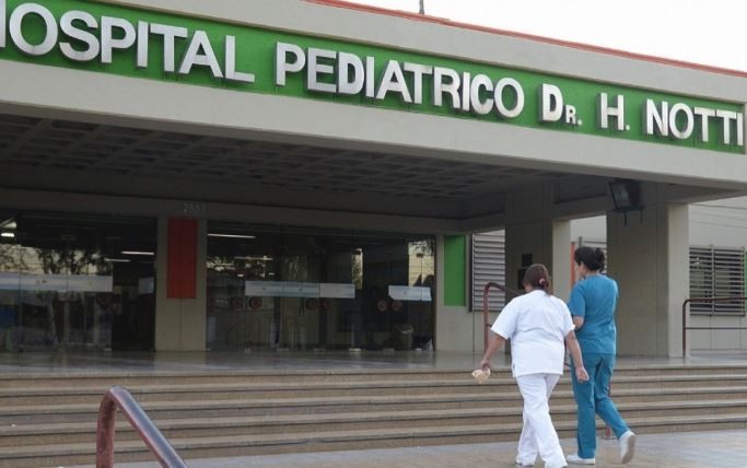 Mendoza: Una nena fue baleada mientras jugaba en la calle y está en grave estado | Actualidad