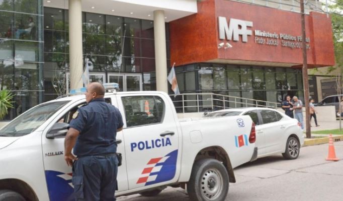 Un hombre quiso llevarse a una nena de 3 años con la excusa de comprarle caramelos: la rescató su tío | Actualidad