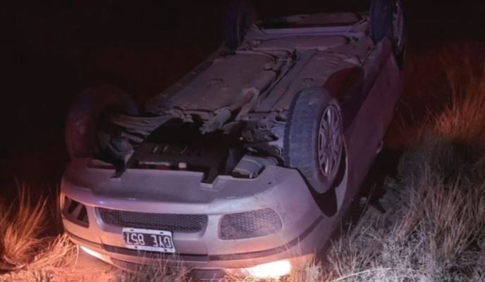 Volcó un joven que manejaba borracho con 14 amigos a bordo | Actualidad