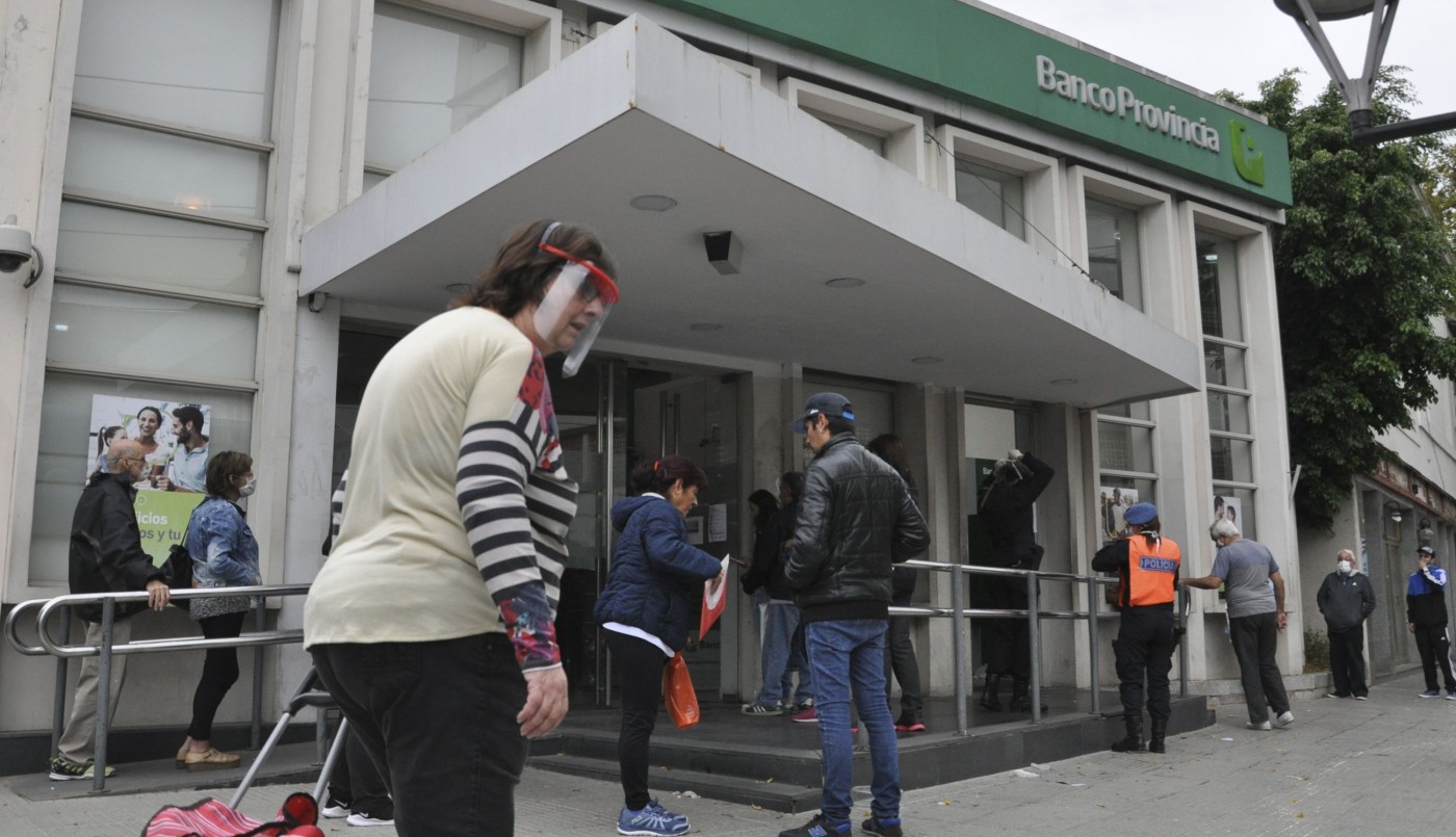 Supervivencia: Qué requisitos exige cada banco | Actualidad