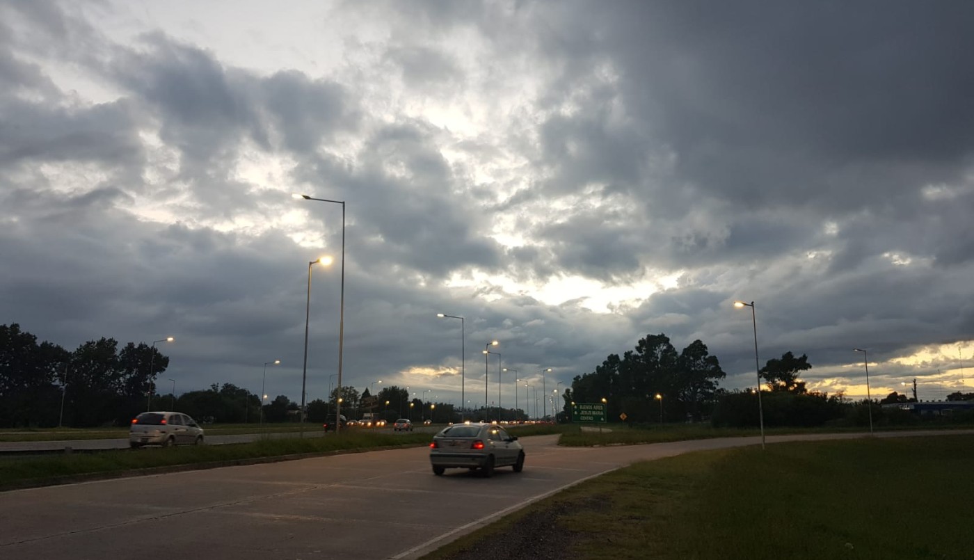 Jornada inestable y húmeda,  lluvias, máxima 26° | Córdoba