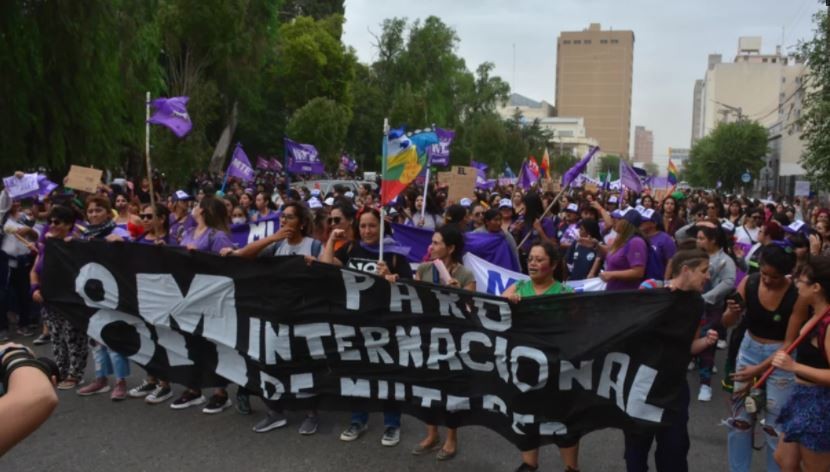 Abren sumario a un policía de Chubut que publicó frases alusivas al nazismo en Facebook | Actualidad