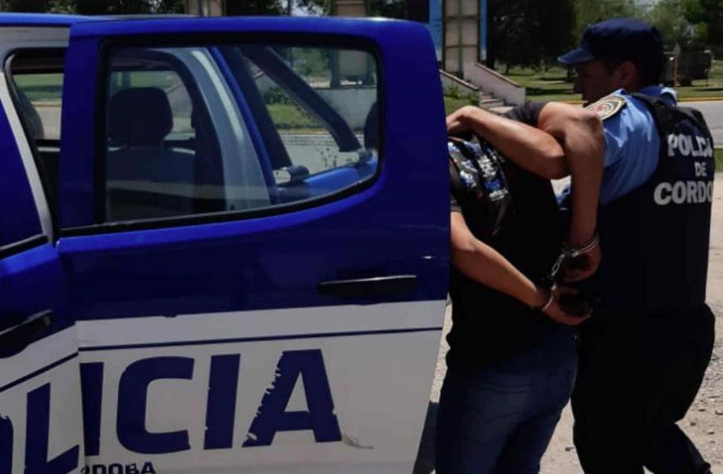 Policías del otro lado del mostrador: tres efectivos detenidos por violar la ley | Córdoba