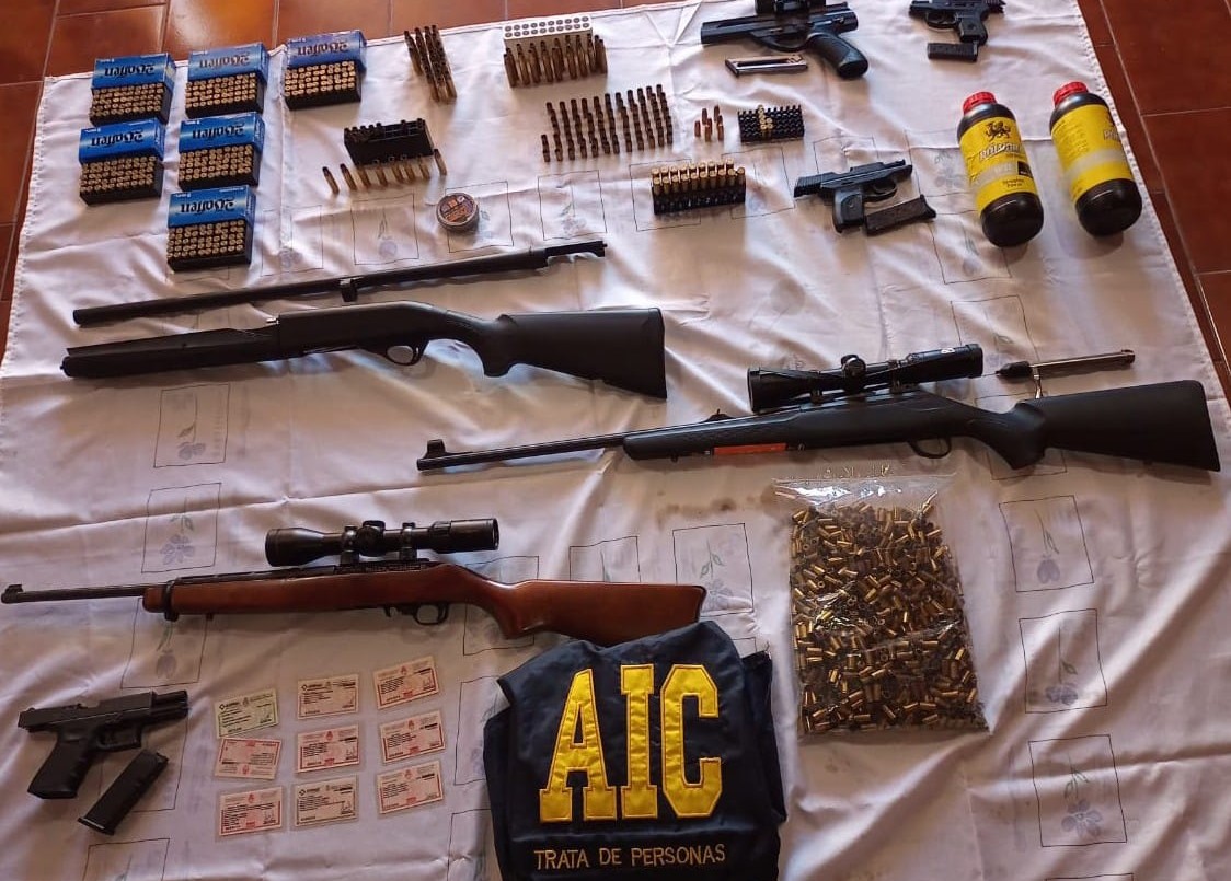 Lo investigan por violencia de género y le descubrieron un arsenal | Actualidad