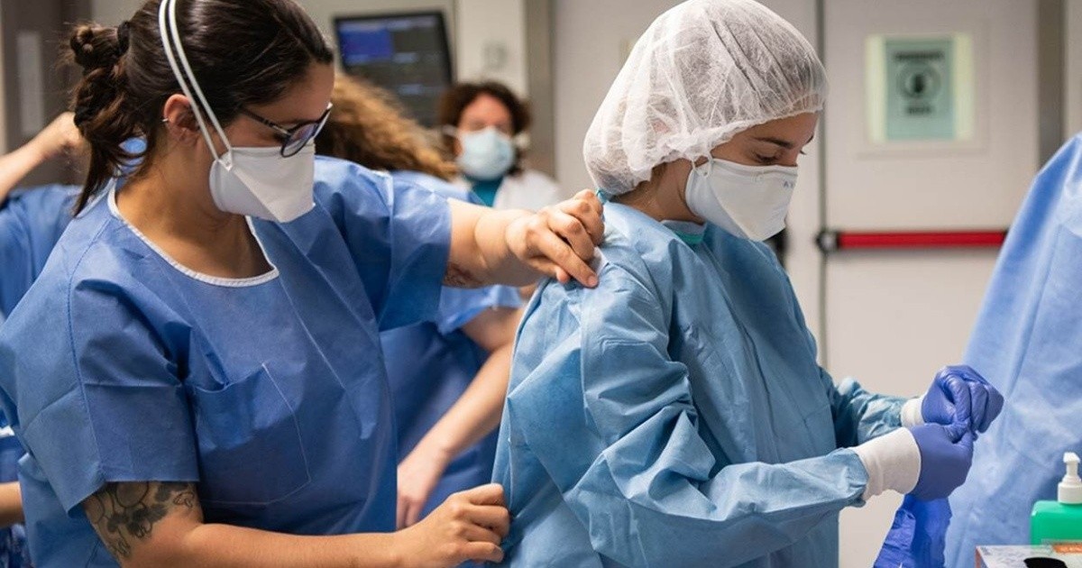 Cinco personas murieron y 818 resultaron contagiadas en las últimas 24 horas | Actualidad