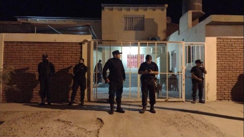 Un chico de 14 años sacó el arma de su papá, se le escapó un tiro y murió frente a dos amigas | Actualidad