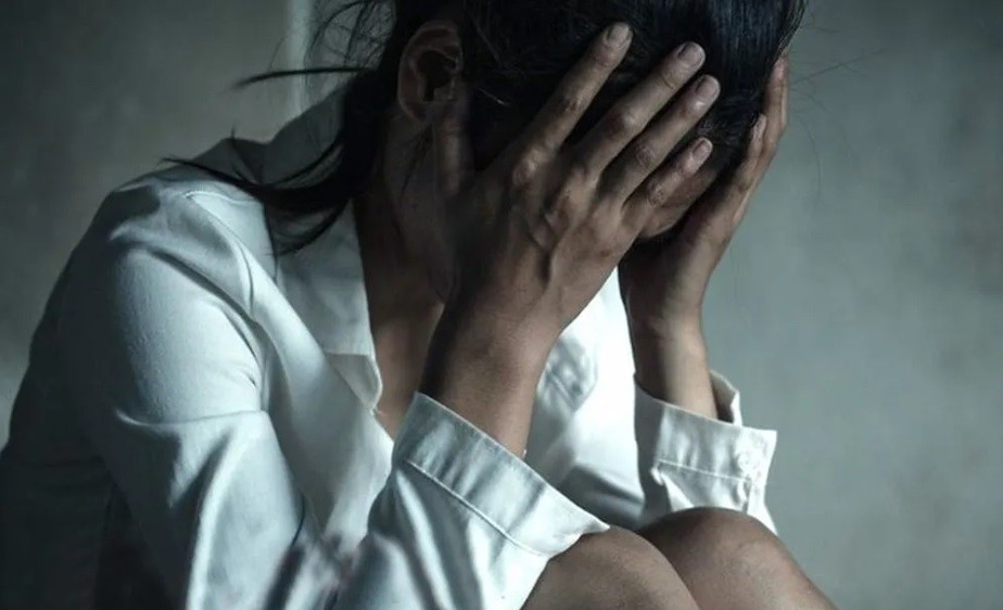 Detuvieron a una mujer por golpear a su hija adoptiva con un fierro: la denunció la docente de su escuela | Actualidad