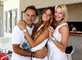 Una chica estafó por US$25 mil a amigas de Yanina Latorre: sacaba fotos a las tarjetas de crédito | Actualidad