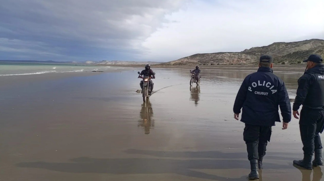 Chubut: joven de 26 años despareció en el mar sobre una balsa casera | Actualidad