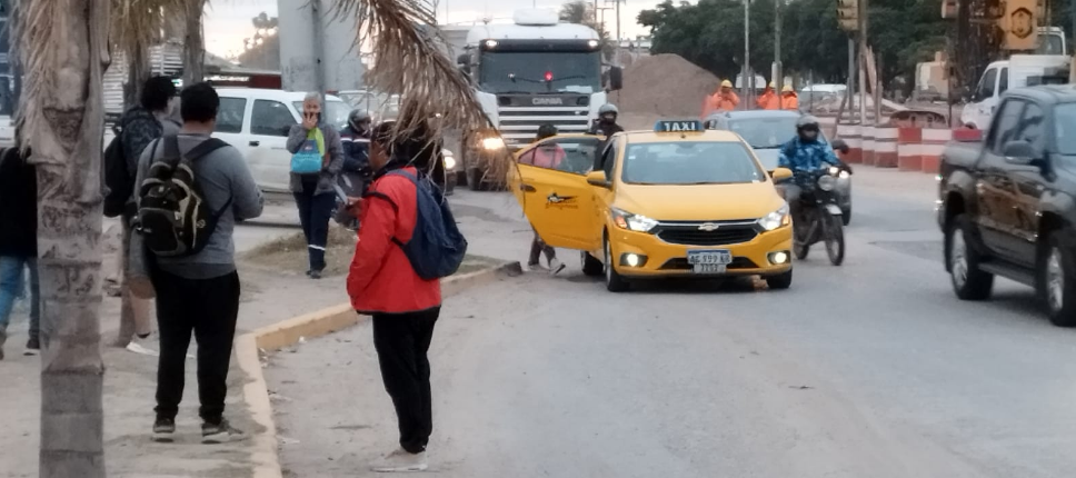 Paro de transporte, usuarios se las rebuscan como pueden… | Córdoba