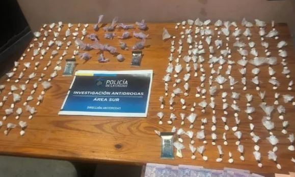 Desbaratan "Banda de la Loca Lili": secuestran armas, equipo de video y droga en barrio Zavaleta | Actualidad