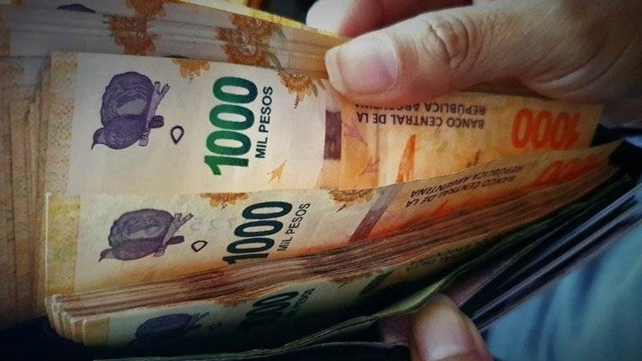 Refuerzo de Ingresos: Comienza el pago de la primera cuota de $ 9.000 | Política y economía