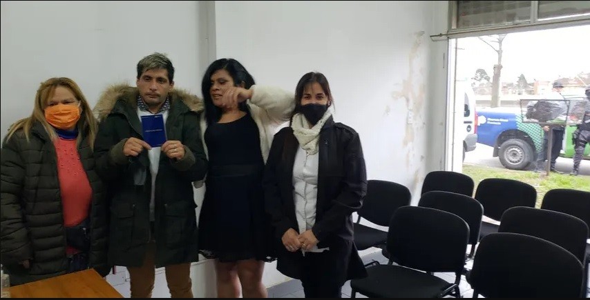 Mujer trans se casó en la cárcel y eligió como testigo a una agente penitenciaria | Actualidad