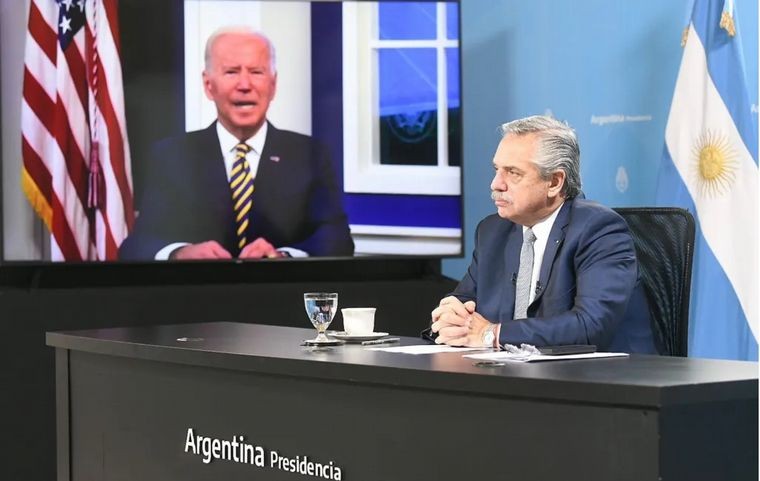 Fernández habló con Joe Biden y confirmó su presencia en la Cumbre de las Américas | Política y economía