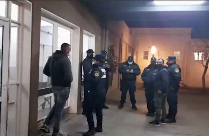 Batalla campal entre vecinos de Deán Funes y policías: cinco heridos | Córdoba