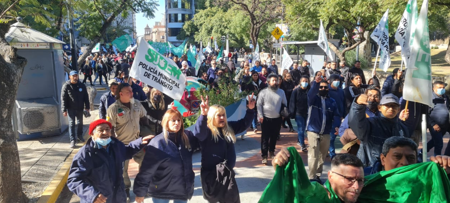 Jueves para ejercitar la paciencia, protestas al por mayor | Córdoba