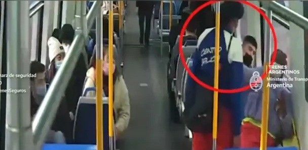 Video: agredió a una mujer en el tren y fue detenida | Actualidad