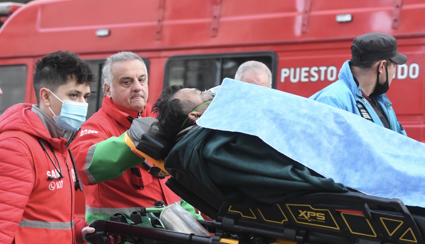 El padre de la familia que vivía en el departamento incendiado se encuentra en terapia intensiva | Actualidad