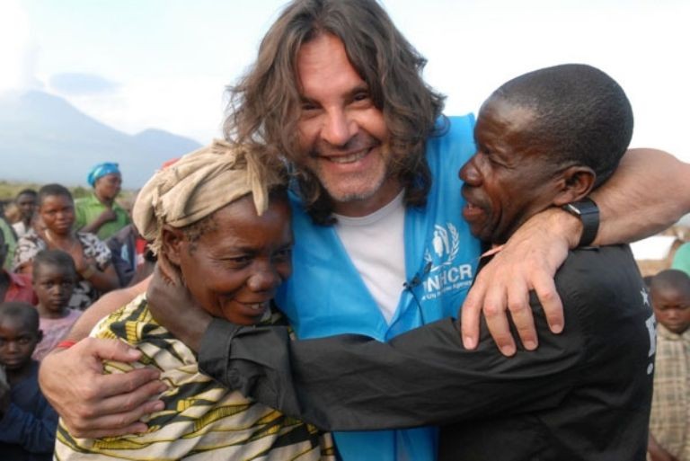 Con Osvaldo Laport, Acnur suma "Ponchos Azules" para dar apoyo a los refugiados | Córdoba