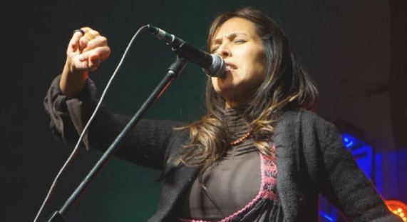 Desesperado pedido de la folclorista Roxana Carabajal tras la desaparición de su hija de nueve años junto al padre | Espectáculos