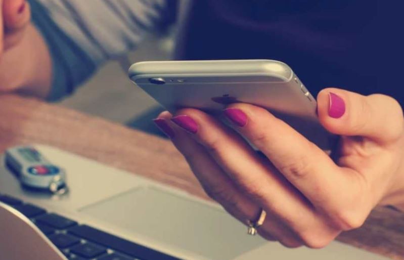 El calvario de Solana: le robaron su identidad para vender contenido sexual explícito | Actualidad