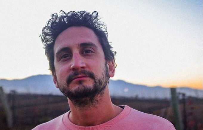 Asaltaron al hijo de Felipe Pigna: lo amenazaron con un arma blanca para robarle el auto | Actualidad