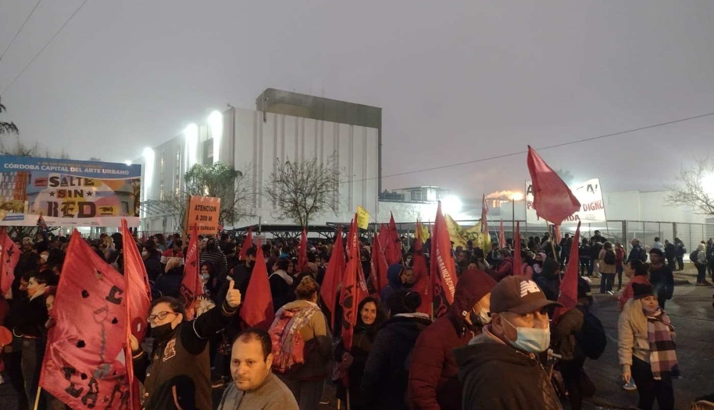 Organizaciones de izquierda mantienen acampe frente a la empresa Arcor en El Talar | Actualidad