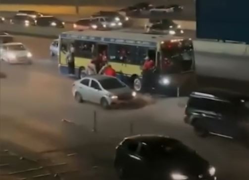 Dos heridos leves por enfrentamiento entre hinchas de Racing y River en Dock Sud | Actualidad