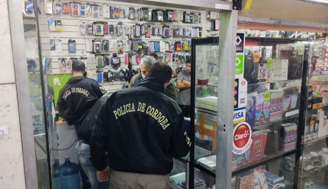 Allanan locales de Galería Norte, dos detenidos | Córdoba