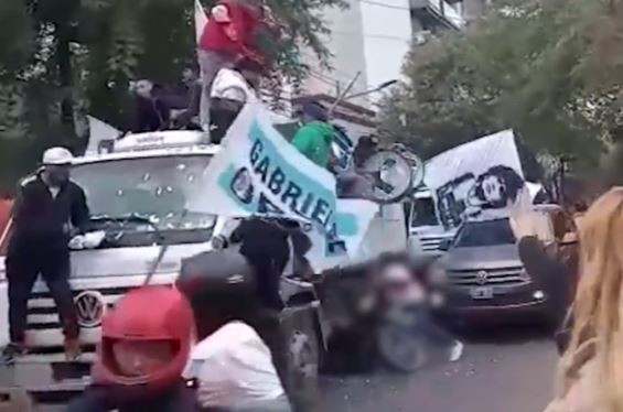 Tragedia en una caravana política en Santiago del Estero: un camión atropelló y mató a nena de 11 años | Actualidad