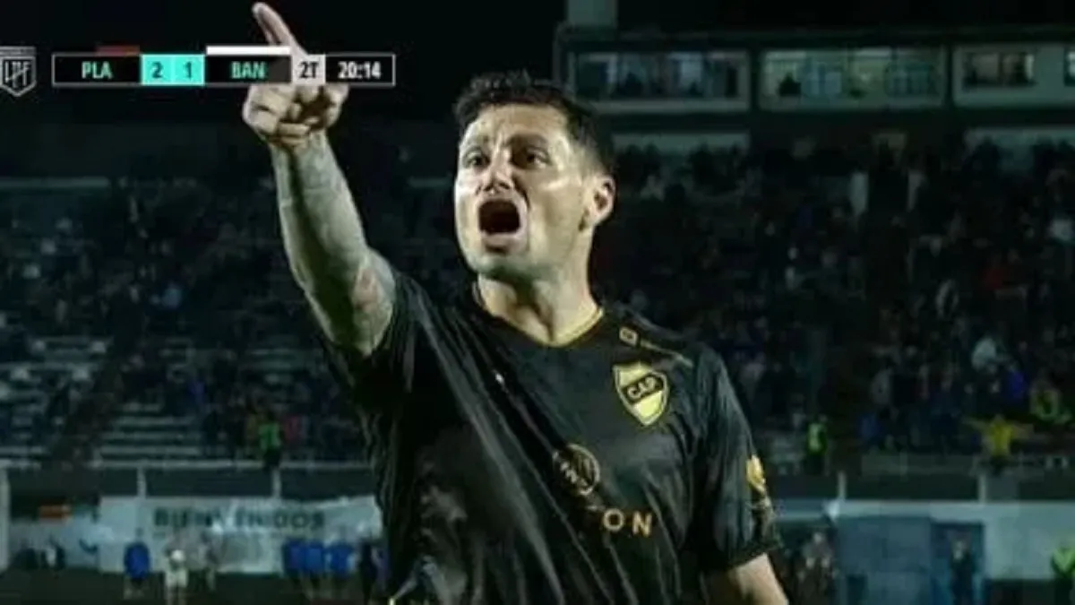 Mauro Zárate hizo un gol y se lo gritó en la cara a un plateísta | Deportes
