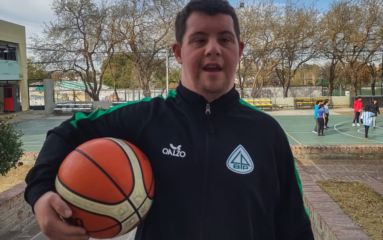 Barrio Parque suma a Lorenzo Barzola al cuerpo técnico de básquet | Deportes