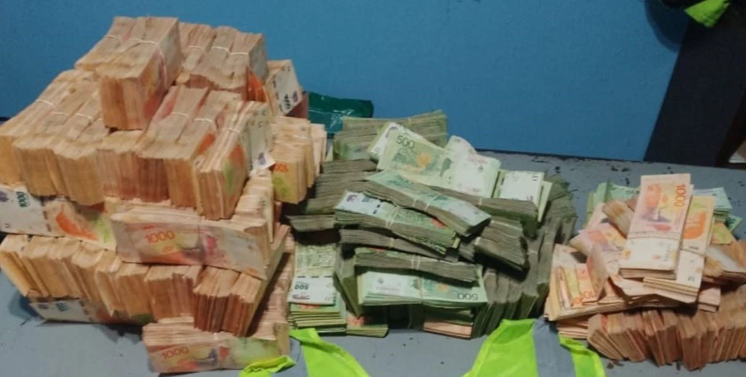 Lo frenaron en un control en la ruta y le incautaron $26,5 millones | Actualidad