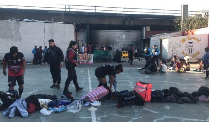 Jugaban un partido de fútbol femenino en San Cristóbal y la Policía halló una ametralladora y una pistola | Actualidad