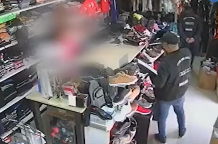 Córdoba: vestidos de policías, asaltaron un comercio y huyeron en patrullero | Córdoba